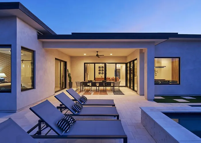 Sundown - 2 Homes W/ Private Pools - In Holiday home