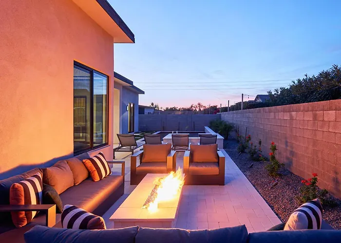 Sundown - 2 Homes W/ Private Pools - In Holiday home *
