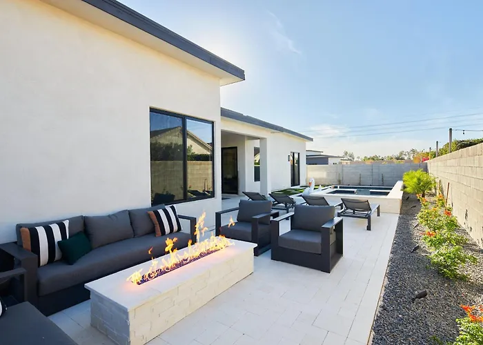 Sundown - 2 Homes W/ Private Pools - In Holiday home
